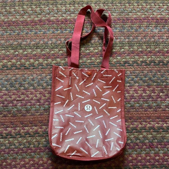 LULULEMON RED HOLIDAY EDITION SMALL REUSABLE BAG - Picture 1 of 4
